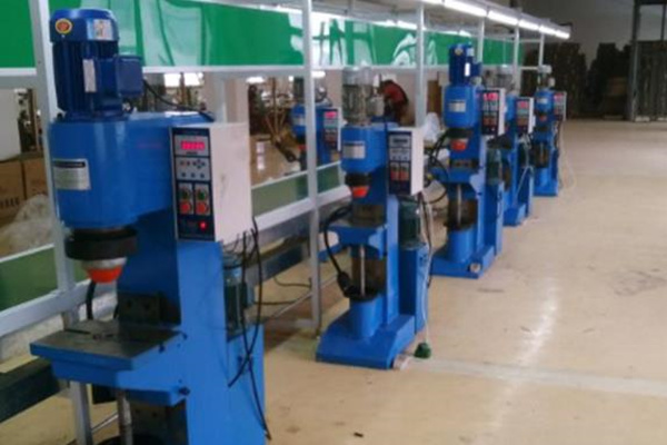 無鉚釘鉚接機廠家不會選？建議這樣選！ 圖2