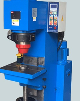 非標(biāo)定制鉚接機(jī)的價(jià)格貴嗎？